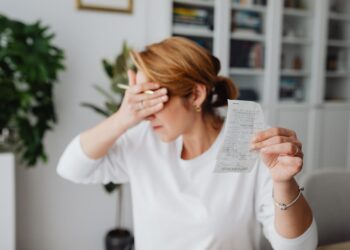 Master Your Finances: 5 Weekly Budgeting Tips That Work for Everyone