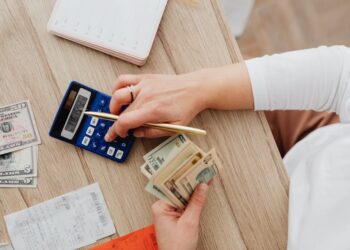 How to Create a Monthly Budget: 5 Easy Steps for Beginners