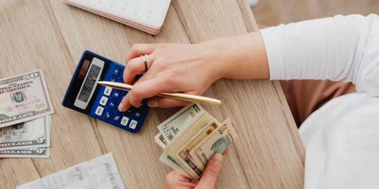 How to Create a Monthly Budget: 5 Easy Steps for Beginners