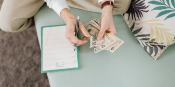 Top Personal Finance Tips for Young Adults: A Must-Read Guide