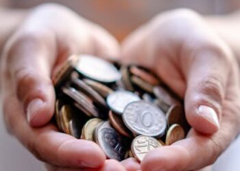 10 Simple Ways to Reduce Monthly Expenses and Save More