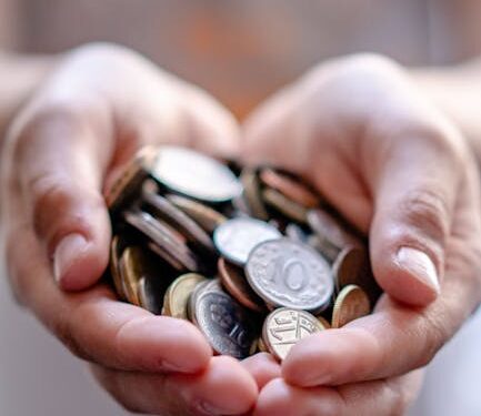 10 Simple Ways to Reduce Monthly Expenses and Save More