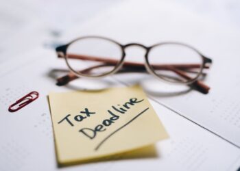 5 Essential Personal Finance Tips for College Students to Save Money