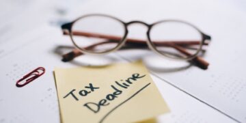 5 Essential Personal Finance Tips for College Students to Save Money